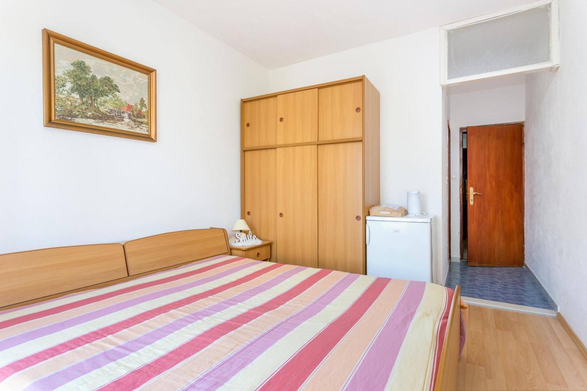 Apartments And Rooms With Parking Space Supetar, Brac - 5658 Pokoj fotografie