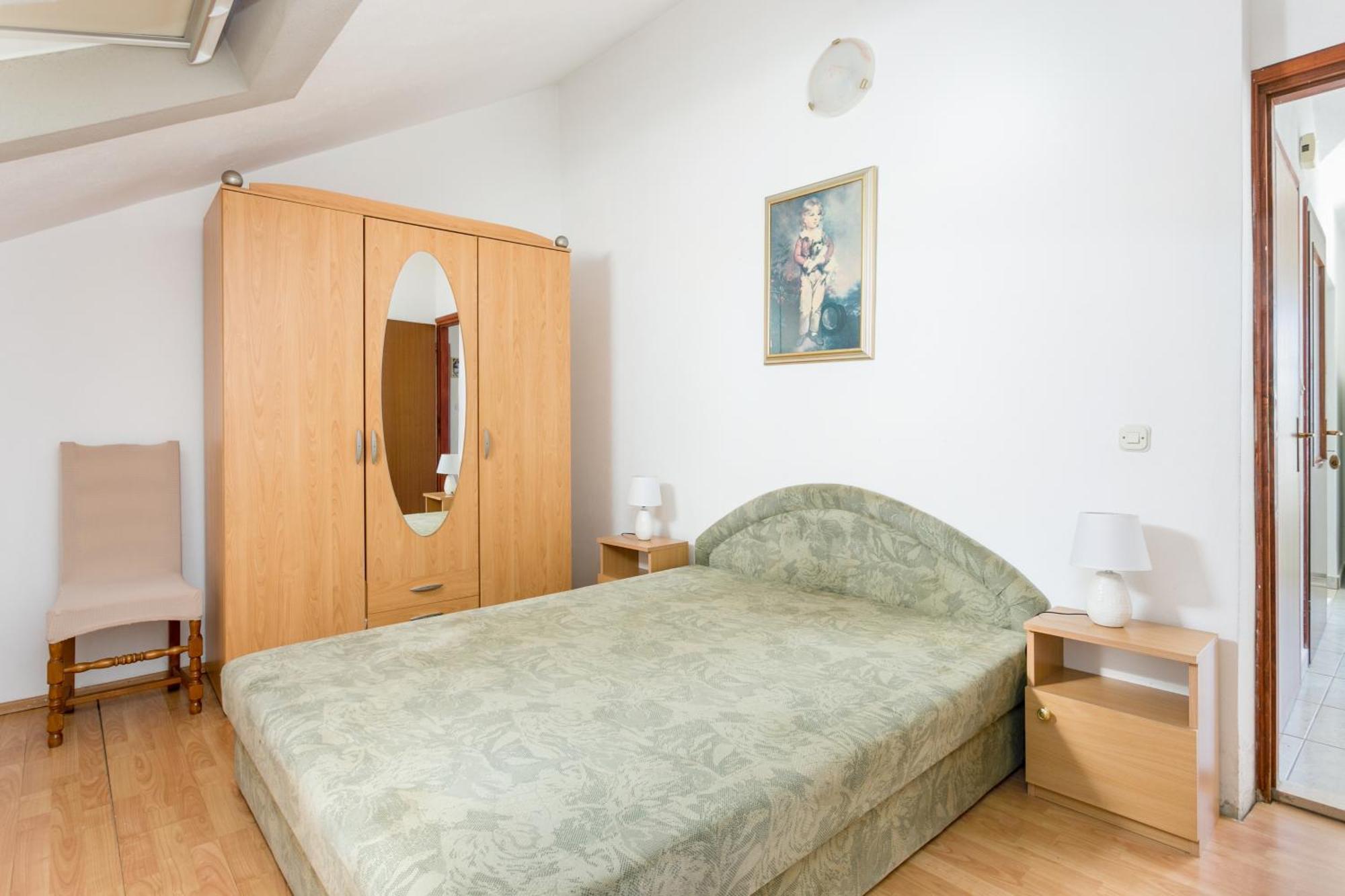 Apartments And Rooms With Parking Space Supetar, Brac - 5658 Pokoj fotografie