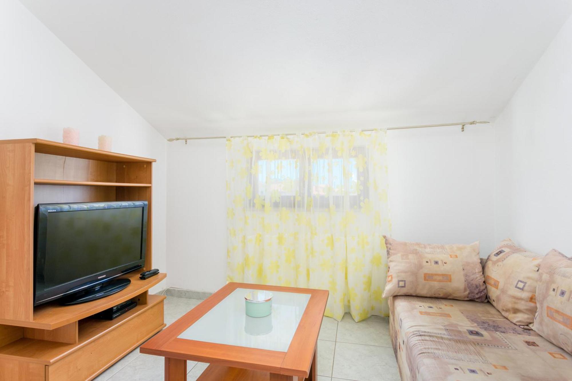 Apartments And Rooms With Parking Space Supetar, Brac - 5658 Pokoj fotografie