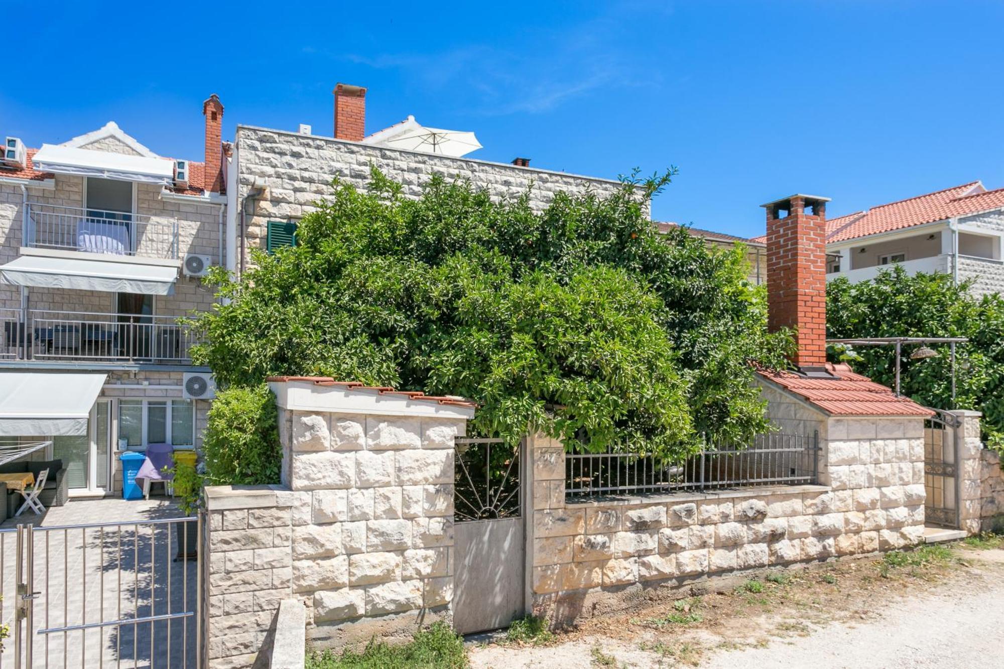 Apartments And Rooms With Parking Space Supetar, Brac - 5658 Exteriér fotografie